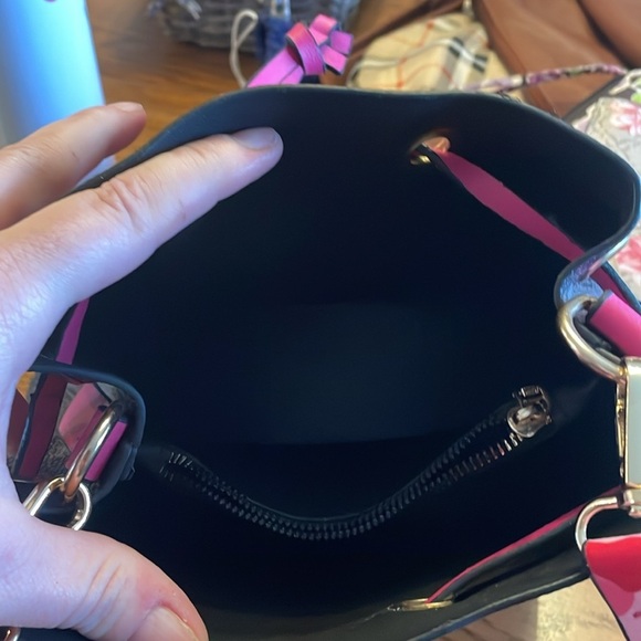 Lavish Leopard Bucket Handbag, Excellent Condition - Picture 8 of 8